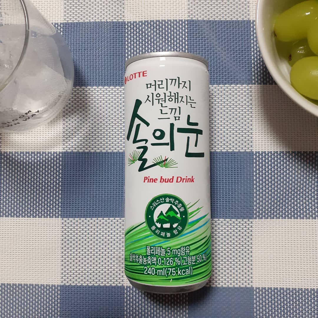 Bebida coreana rara: ¿agua de pino? ¡Mi reseña de 솔의 눈!