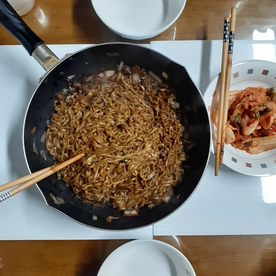 ¡Nuevo RamenVegano de Jajangmyeon!