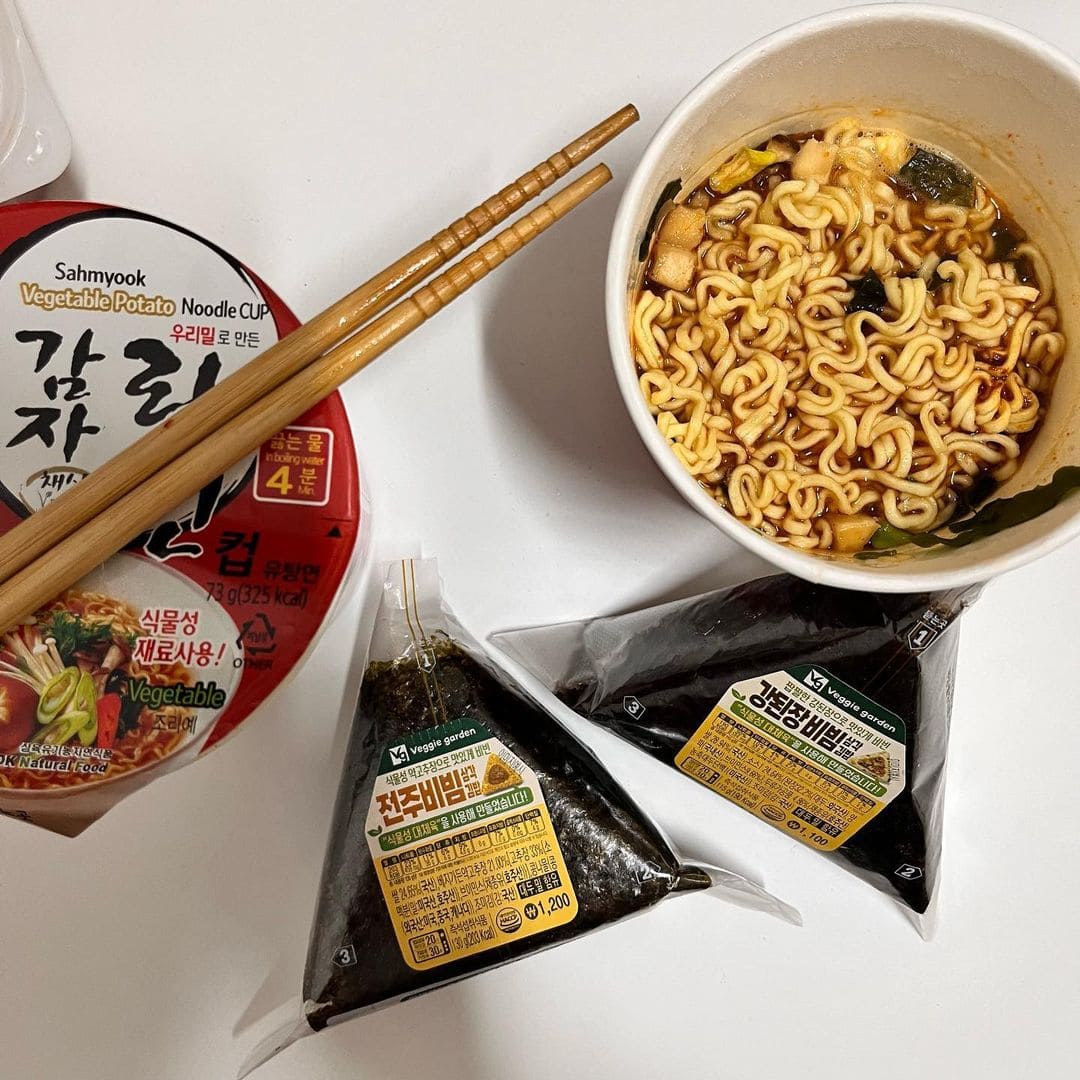 Vegetable Potato Cup Noodles de Sahmyook: Una Delicia Vegana